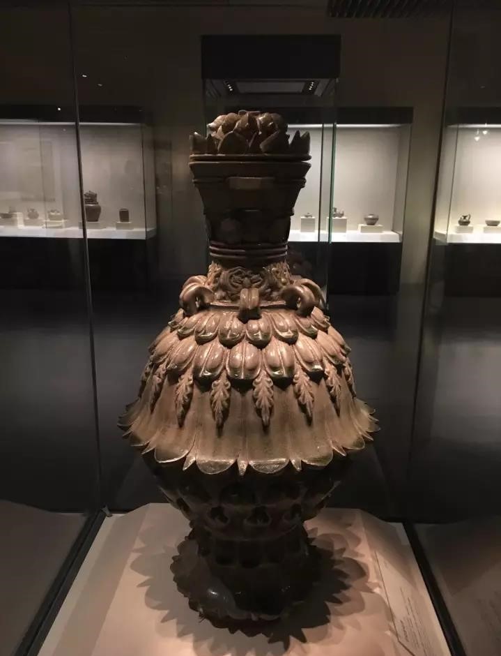 六朝青瓷：中國陶瓷史，一部青瓷史!