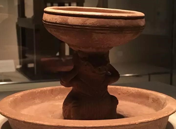 六朝青瓷：中國陶瓷史，一部青瓷史!