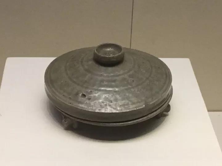 六朝青瓷：中國陶瓷史，一部青瓷史!