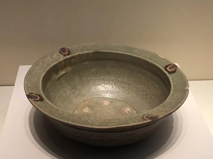 六朝青瓷：中國陶瓷史，一部青瓷史!