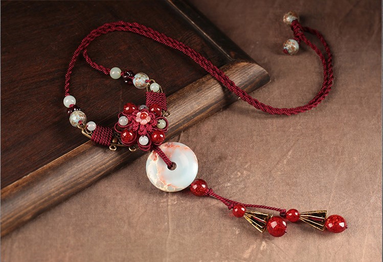 浪漫嬌艷紅色毛衣鏈，復(fù)古壽山石平安扣項(xiàng)鏈