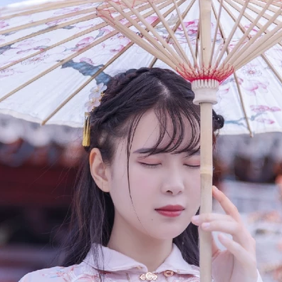 油紙傘下清新文藝女生頭像，唯美古風(fēng)真人頭像