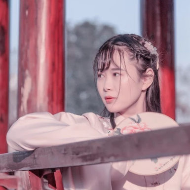 油紙傘下清新文藝女生頭像，唯美古風(fēng)真人頭像