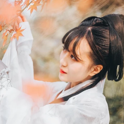 白衣清新復(fù)古女生頭像，唯美古風真人頭像