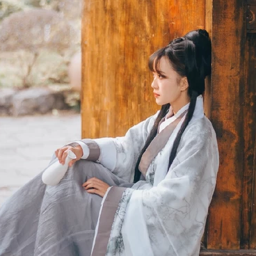 白衣清新復(fù)古女生頭像，唯美古風真人頭像