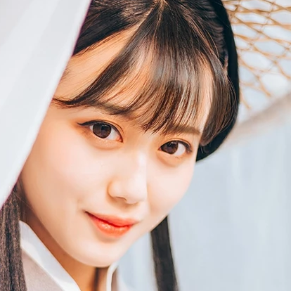 白衣清新復(fù)古女生頭像，唯美古風真人頭像