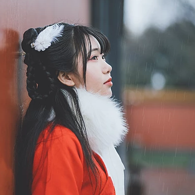 清新文藝紅披風(fēng)女生頭像，唯美古風(fēng)真人頭像