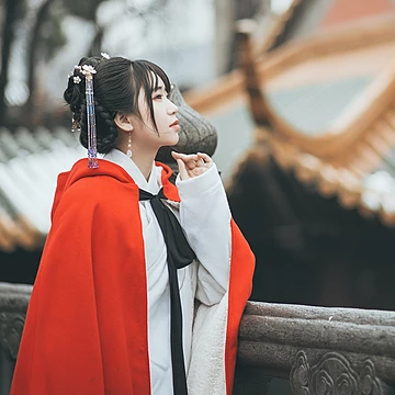 清新文藝紅披風(fēng)女生頭像，唯美古風(fēng)真人頭像