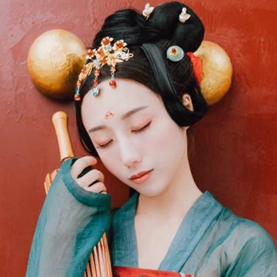 紅妝典雅帶傘團扇女生頭像，唯美古風(fēng)真人頭像