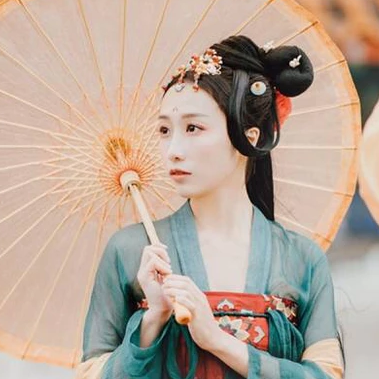 紅妝典雅帶傘團扇女生頭像，唯美古風(fēng)真人頭像
