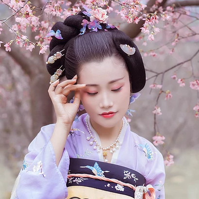 櫻花樹下粉色佳人女生頭像，唯美古風(fēng)真人頭像