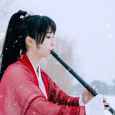 初雪紅衣俠客女生頭像，唯美古風(fēng)真人頭像