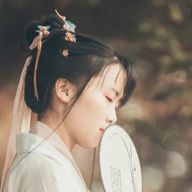 淡雅清新文藝帶團(tuán)扇女生頭像，唯美古風(fēng)頭像
