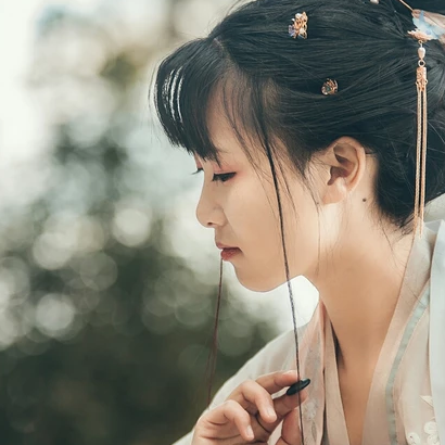 淡雅清新文藝帶團(tuán)扇女生頭像，唯美古風(fēng)頭像