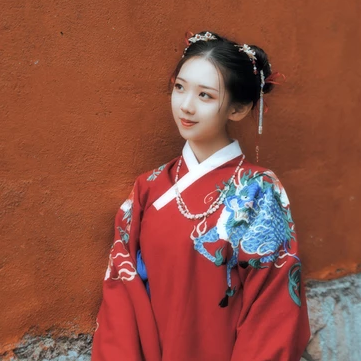 古典紅衣漢服帶團(tuán)扇女生頭像，唯美古風(fēng)頭像
