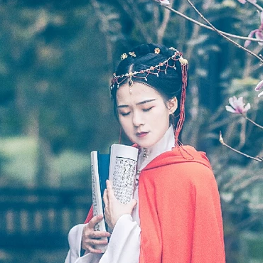 木蘭花開(kāi)帶琴女生頭像，唯美古風(fēng)真人頭像