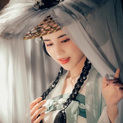 素雅笠紗女生頭像，唯美古風(fēng)真人頭像