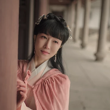 清新帶傘粉色披風(fēng)女生頭像，唯美古風(fēng)頭像