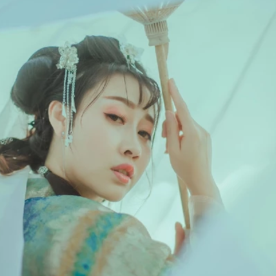 文藝漢服女生頭像，唯美古風真人頭像