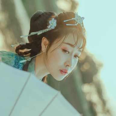 文藝漢服女生頭像，唯美古風真人頭像