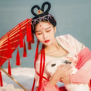 紅傘抱寵物女生頭像，唯美古風(fēng)真人頭像