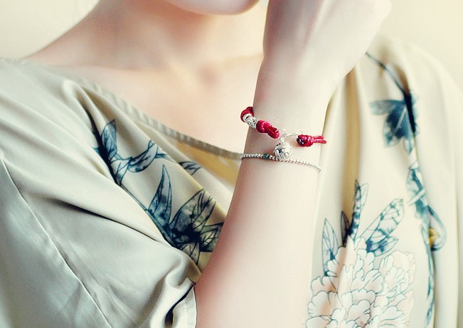 囍吉家佳樂文學(xué)手鏈，本命年紅繩銀蓮花鈴鐺首飾