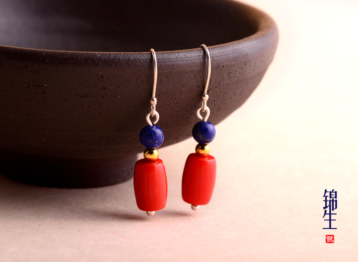 珊瑚青金石配飾銀耳環(huán)，別具風(fēng)格耳環(huán)