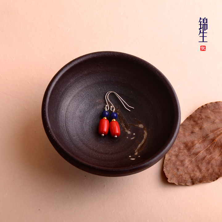 珊瑚青金石配飾銀耳環(huán)，別具風(fēng)格耳環(huán)