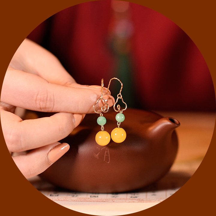 古風(fēng)手工祥云耳環(huán)，古典蜜蠟翡翠耳環(huán)