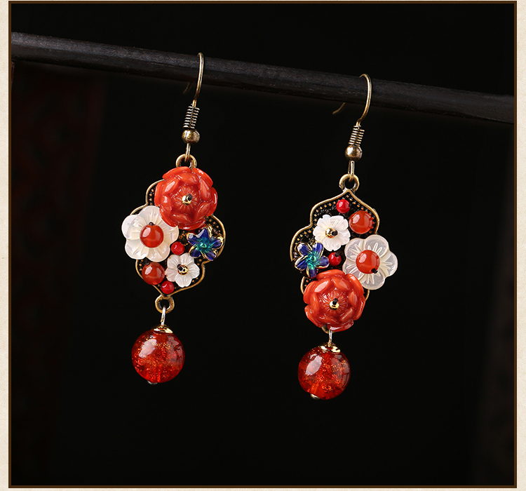 紅色民族風(fēng)耳環(huán)，復(fù)古長(zhǎng)款喜慶古風(fēng)吊墜耳環(huán)