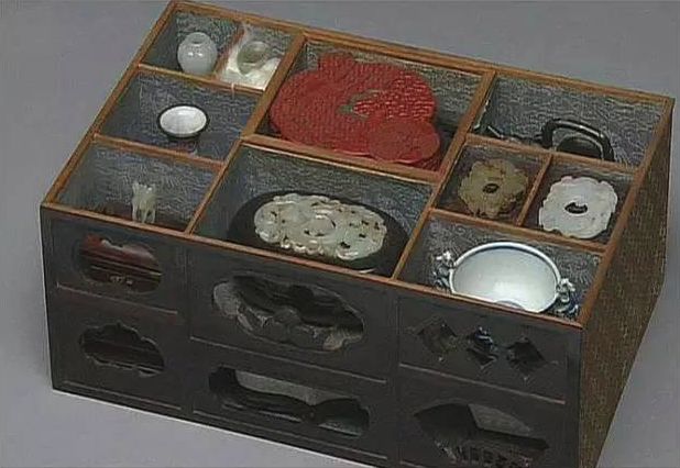 古代“博古架”藏寶貝，精美絕倫多寶格！