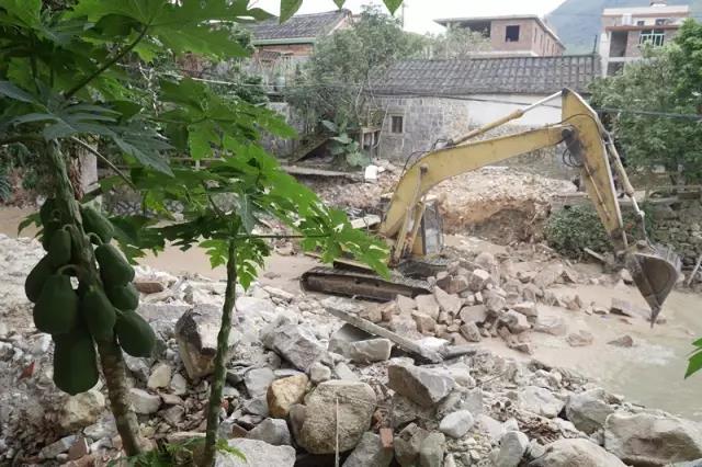 古山重水云間，細(xì)水長流吸引你