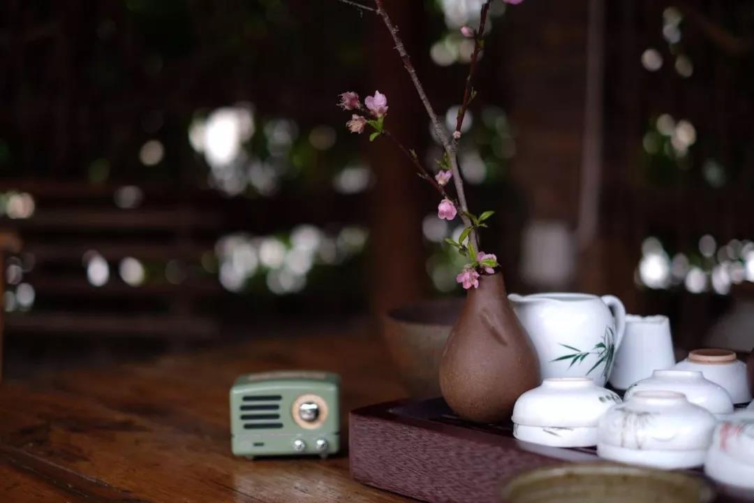 古山重水云間，細(xì)水長(zhǎng)流吸引你