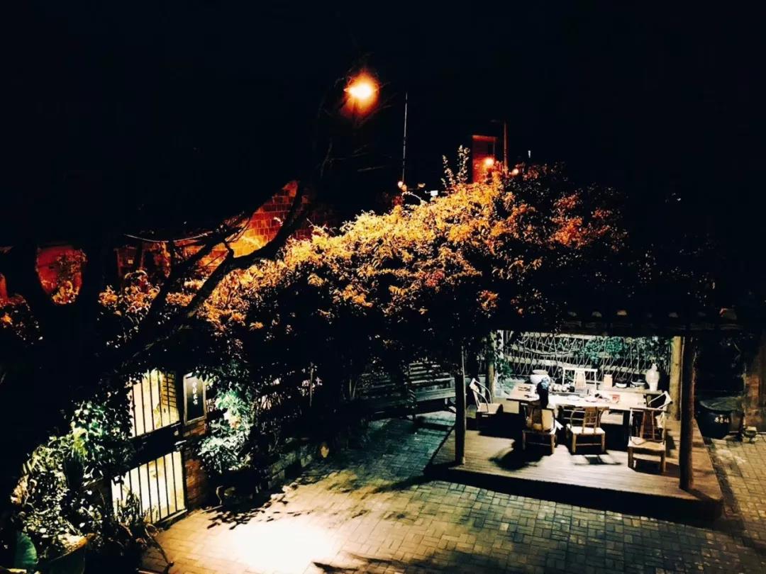 古山重水云間，細(xì)水長(zhǎng)流吸引你