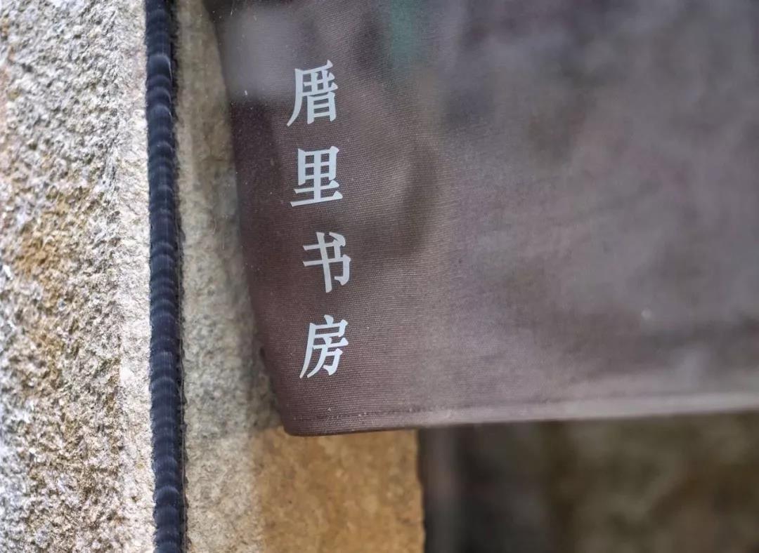 古山重水云間，細(xì)水長(zhǎng)流吸引你