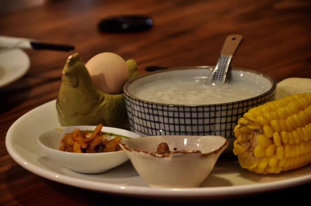 古山重水云間，細(xì)水長(zhǎng)流吸引你