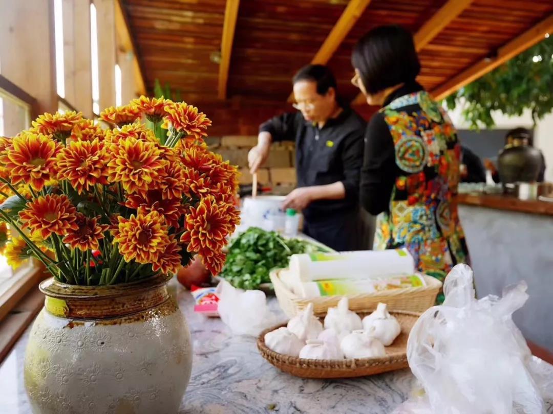 古山重水云間，細(xì)水長(zhǎng)流吸引你