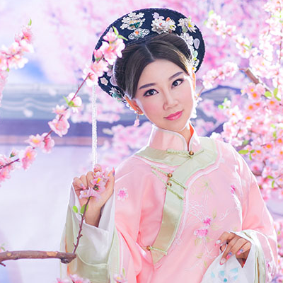 清新桃林妃子帶團扇女生頭像，唯美古風真人頭