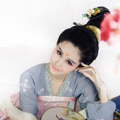 素雅帶團(tuán)扇女生頭像，唯美古風(fēng)真人頭像