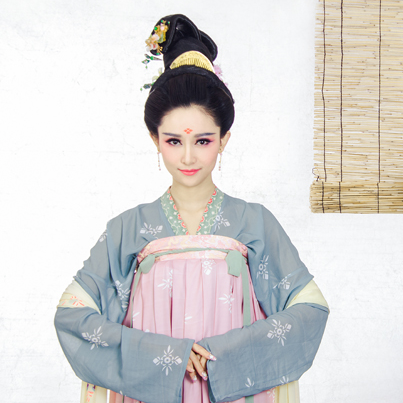 素雅帶團(tuán)扇女生頭像，唯美古風(fēng)真人頭像