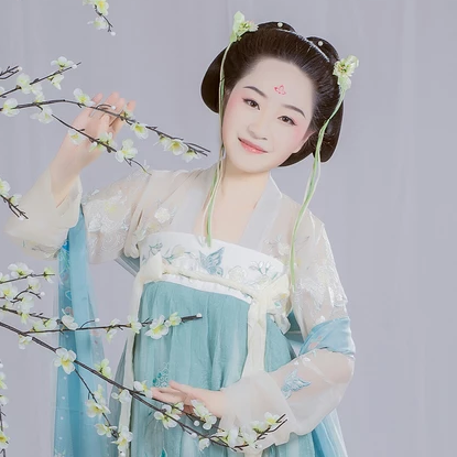 清新淡藍文藝女生頭像，唯美古風真人頭像