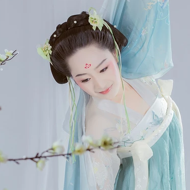 清新淡藍文藝女生頭像，唯美古風真人頭像