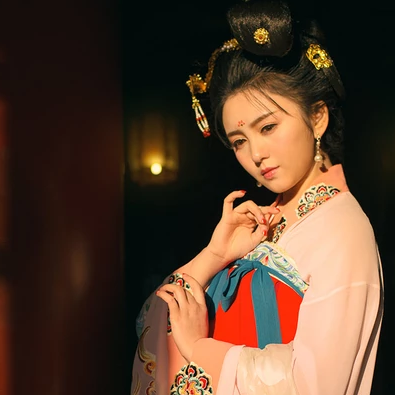 大唐盛世氣象女生頭像，唯美古風(fēng)真人頭像