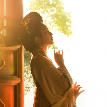 大唐盛世氣象女生頭像，唯美古風(fēng)真人頭像