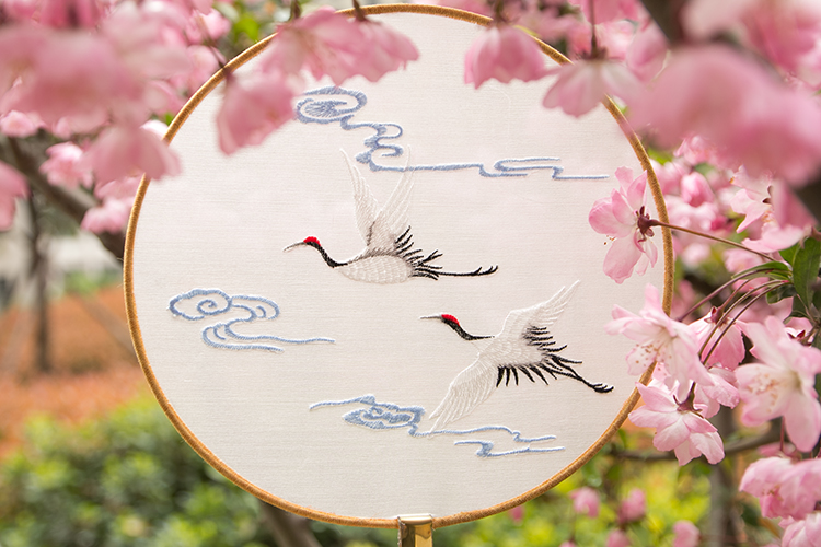 福壽雙鶴刺繡團扇，典雅韻味刺繡工藝扇子