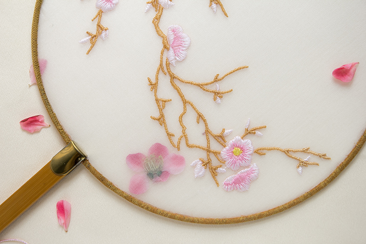 清新桃花刺繡團(tuán)扇，粉色韻味繡花宮扇工藝扇子