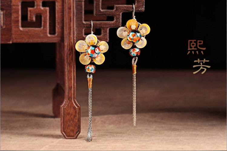 浪漫典雅花朵耳飾，黃海貝雕花流蘇耳環(huán)
