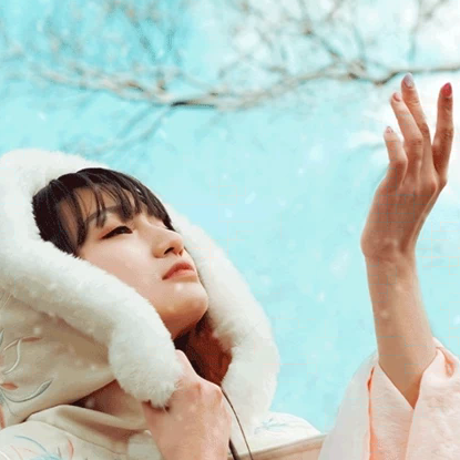 白雪飄落清新氣質(zhì)女生頭像，唯美古風(fēng)真人頭像