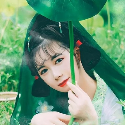 翠綠荷葉蓮花女生頭像，唯美古風(fēng)真人頭像