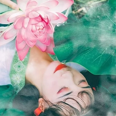 翠綠荷葉蓮花女生頭像，唯美古風(fēng)真人頭像